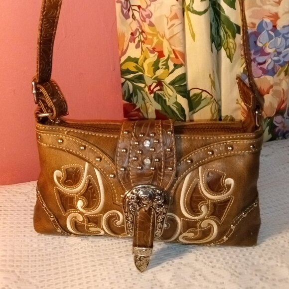 WESTERN BROWN TRIMMED IN WHITE DESIGN LEATHER CROSSBODY HANDBAG W/ GOLD HARDWARE - Picture 1 of 13